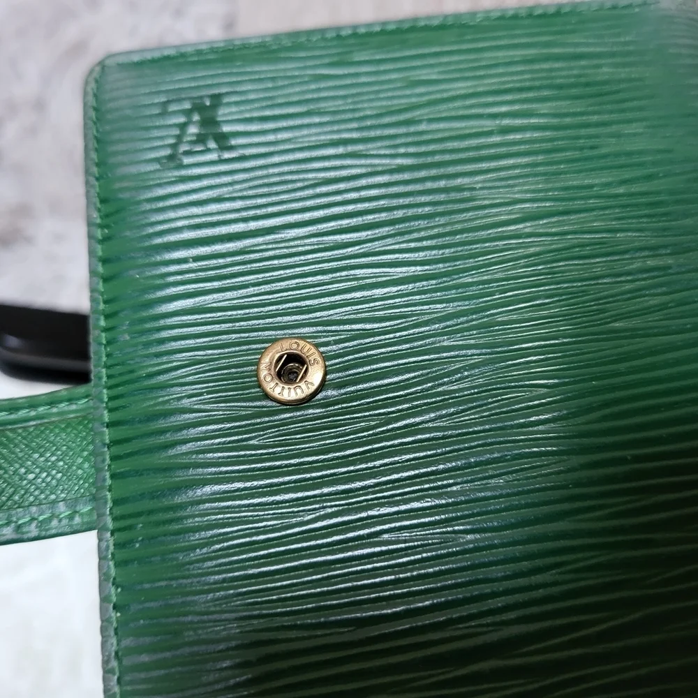 Louis Vuitton Epi Leather Porte Billes Compact Wallet Green Button Bifold Snap